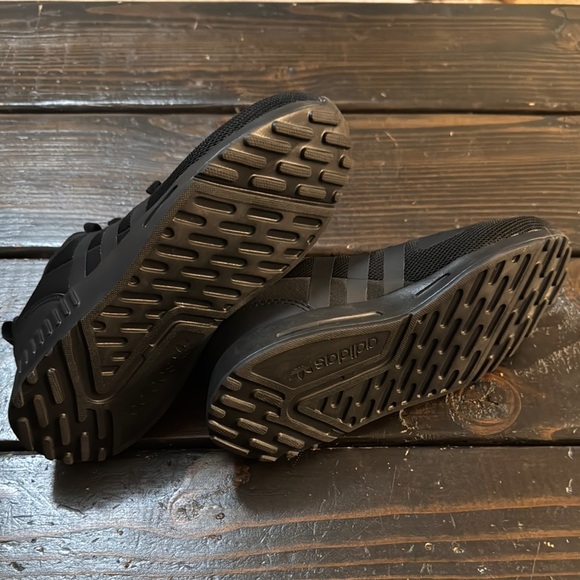 Adidas Boys Multix Sneakers size 1 - Picture 4 of 4